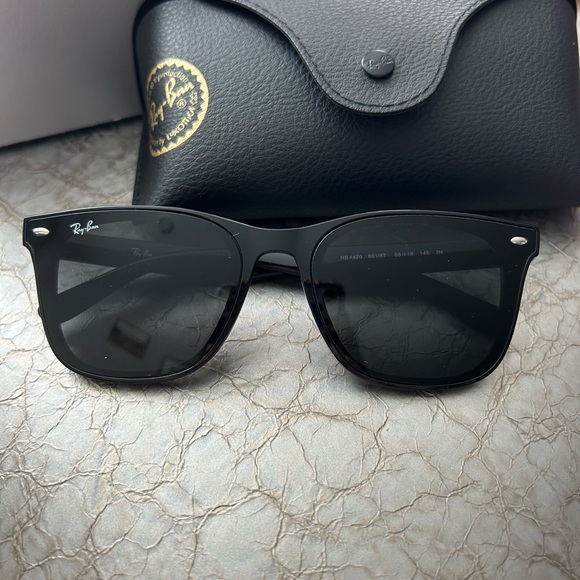 XL Ray-Ban Black Sunglasses - Picture 1 of 7